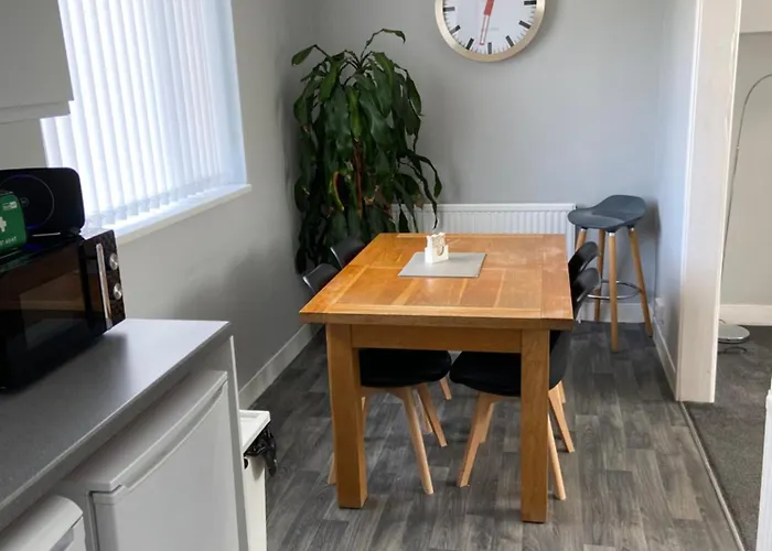 Sheffield Spa View 2 Bed House Free Parking